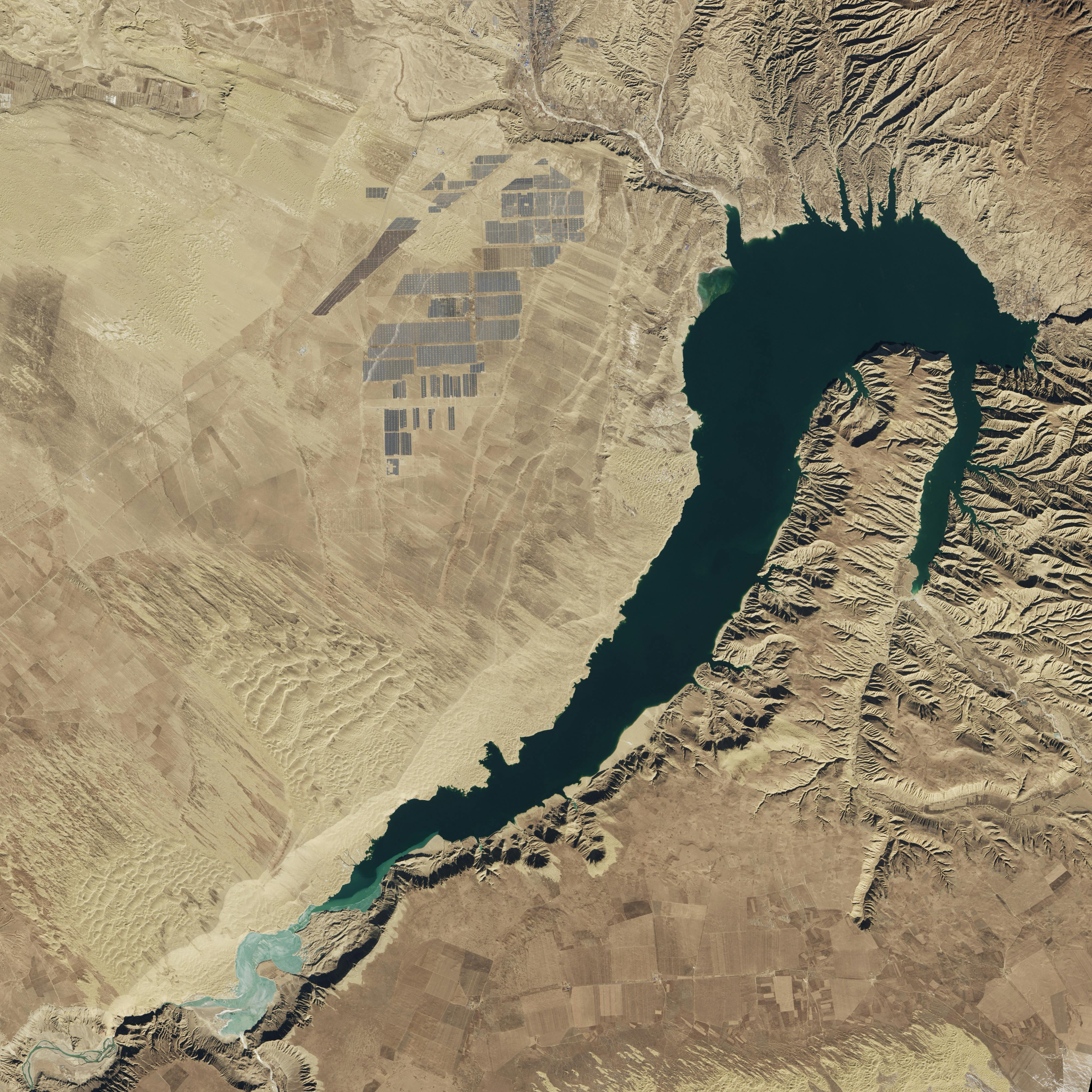 Longyangxia Dam Solar Park