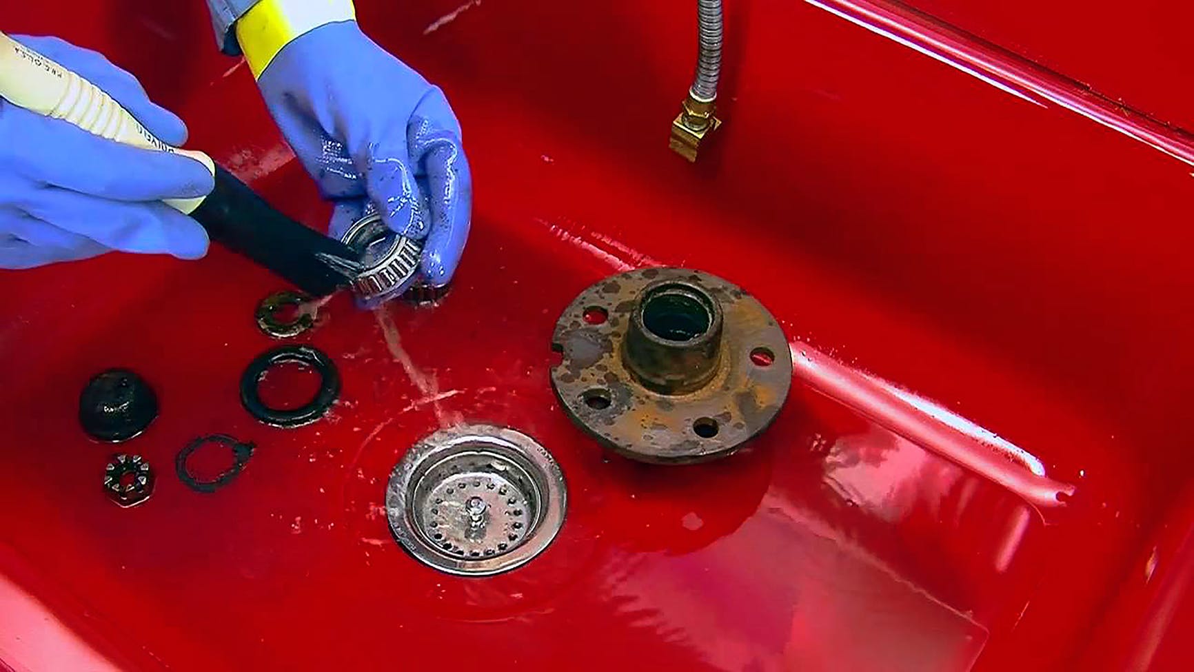 Cleaning & Degreasing engine parts