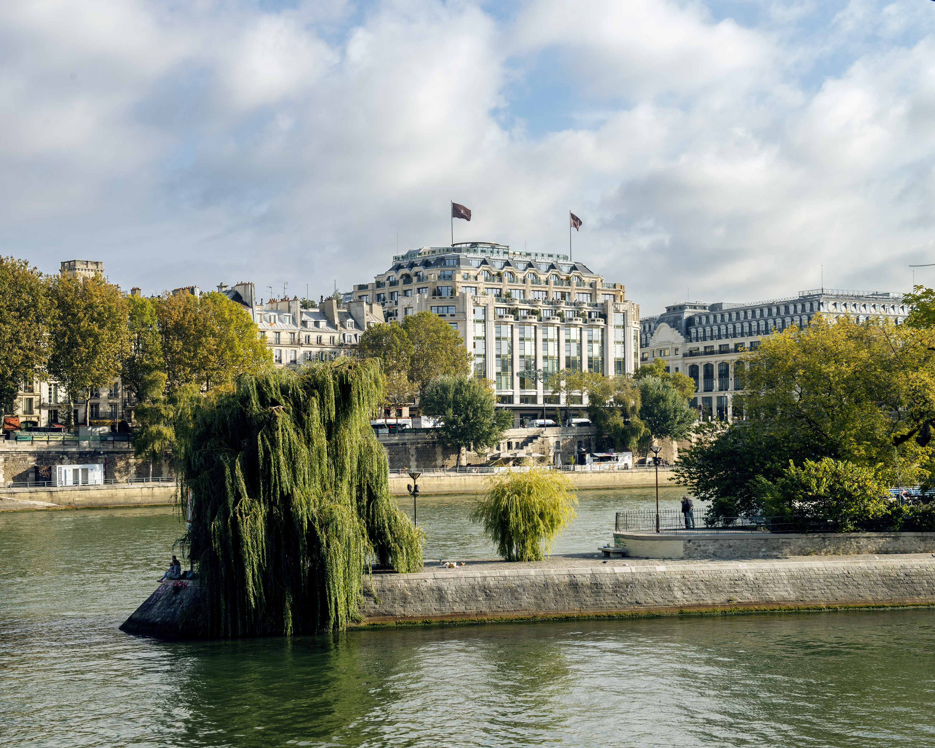 luxury-hotel-in-paris-cheval-blanc-paris-hotel