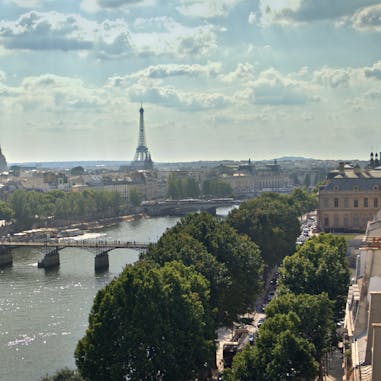 Le Tout-Paris, la néobrasserie avec vue du Cheval-Blanc qui va
