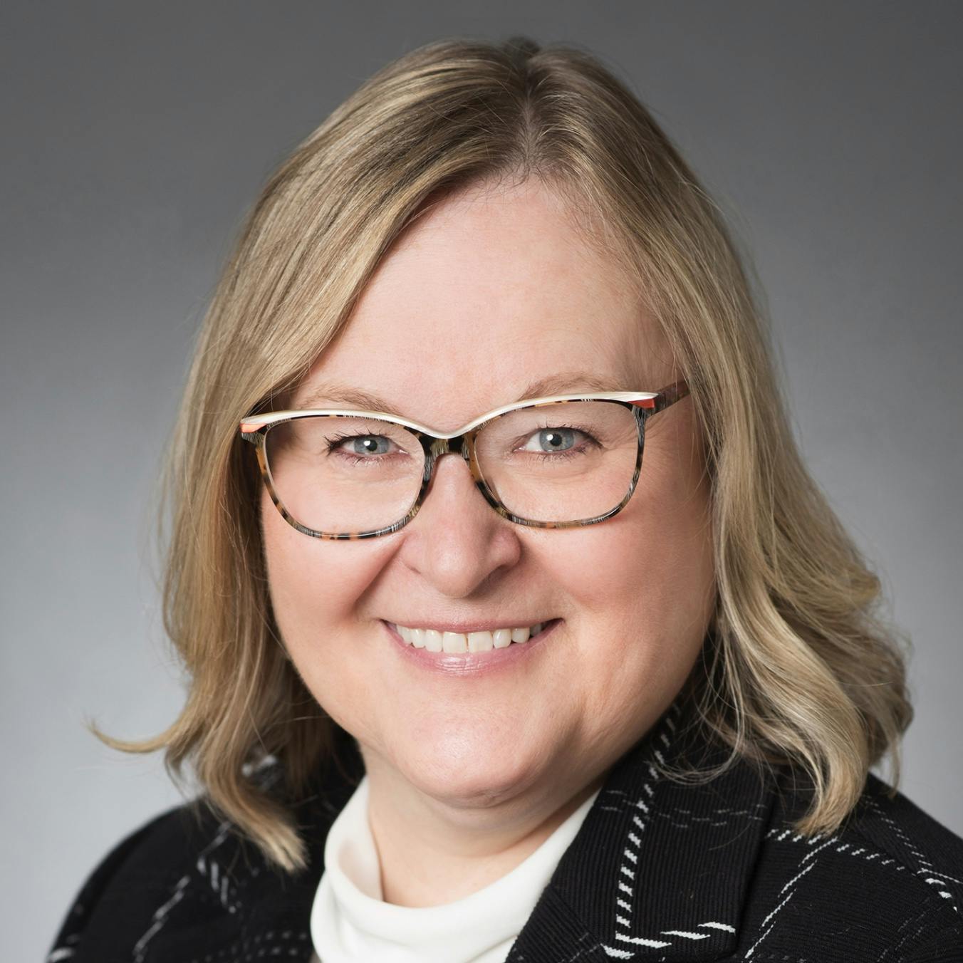 Bev Fox Headshot
