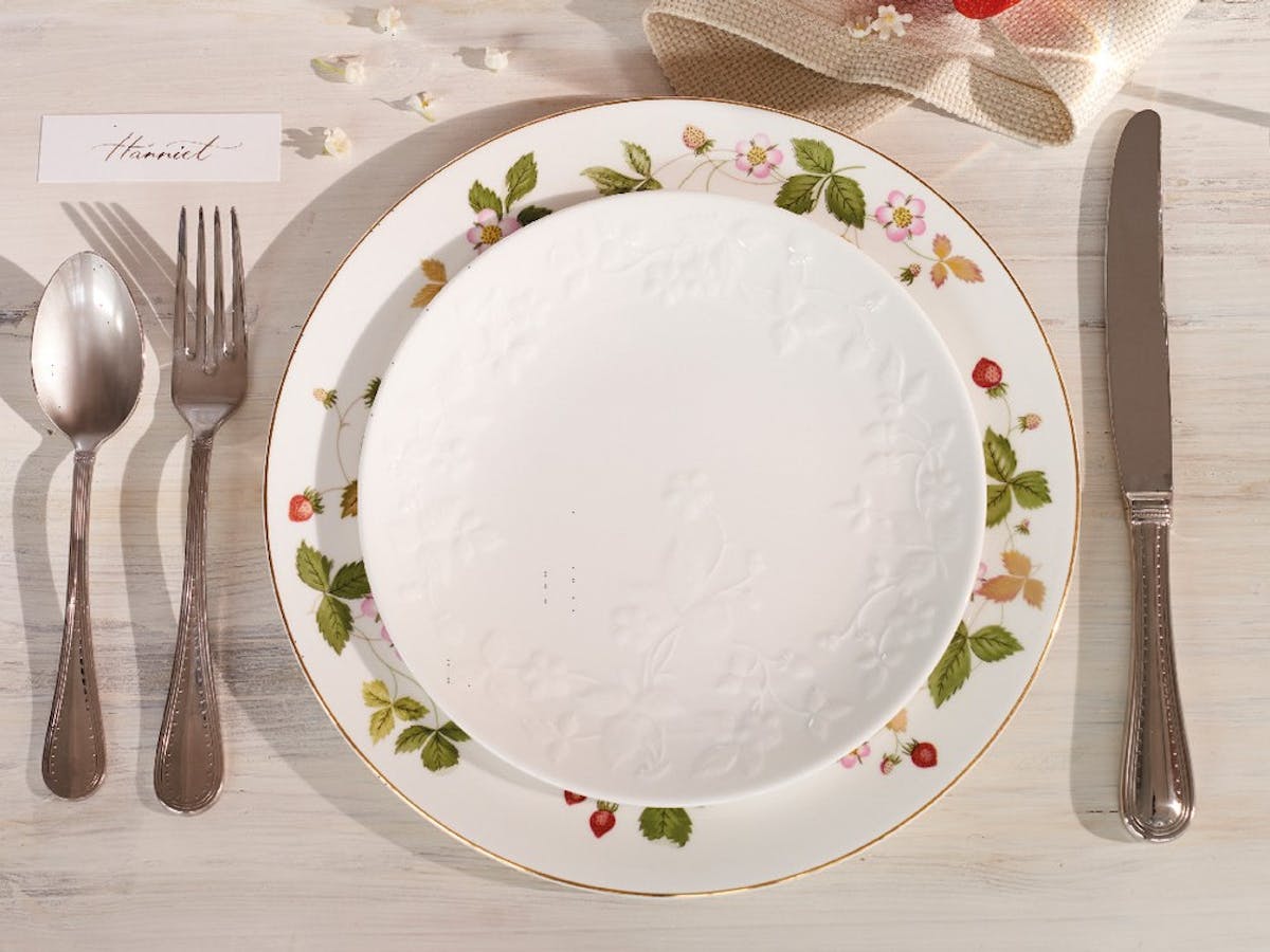Wedgwood Wild Strawberry White