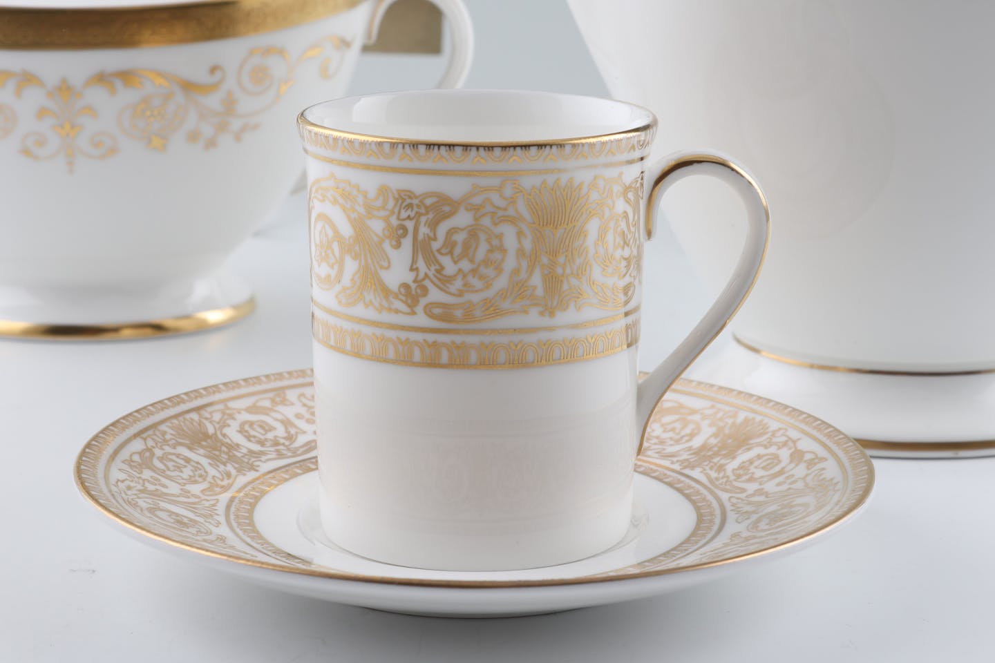 Royal Doulton china  Sovereign – H4973 coffee can