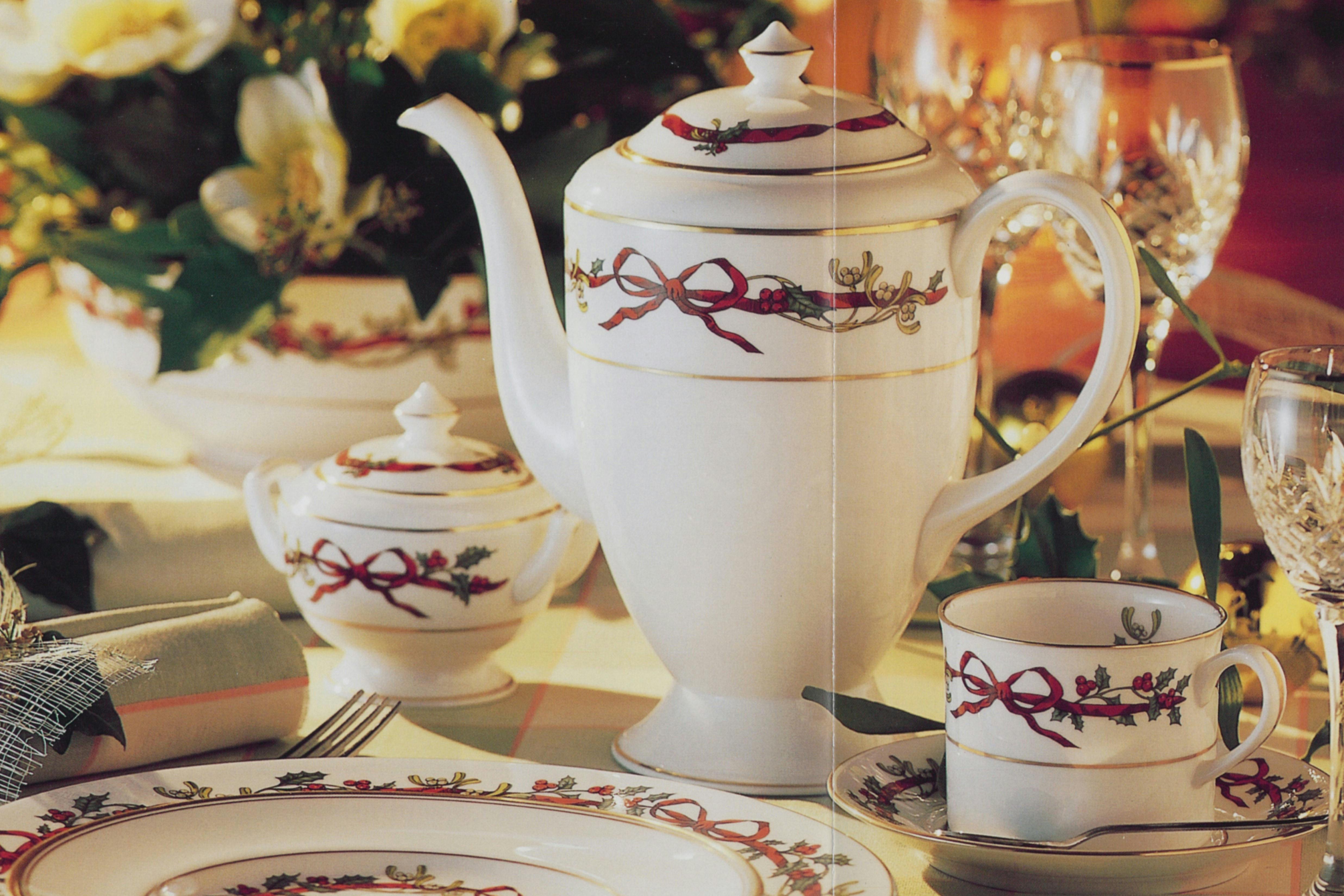 Royal Worcester Holly Ribbons