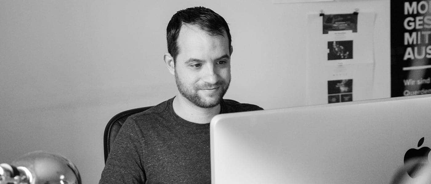 Chris Schnedl beim Programmieren