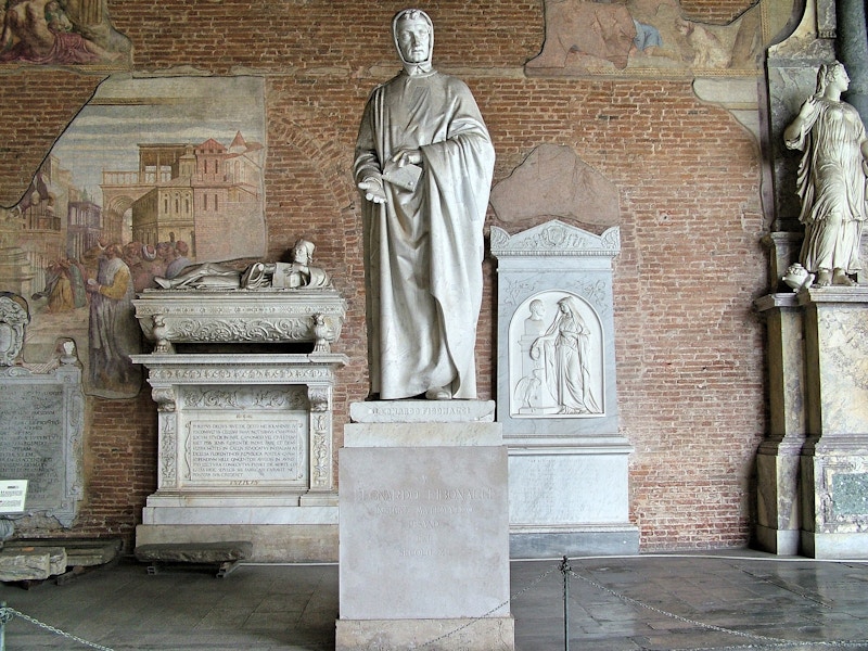 Statue dedicated to Leanardo of Pisa, who would become Leanardo Fibonacci 