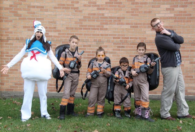 Ghostbusters Family Halloween Costumes 2022 30 Diy Family Halloween Costumes You Need To Try In 2021 Chatbooks