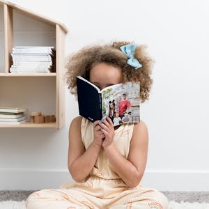 girl reading Chatbooks