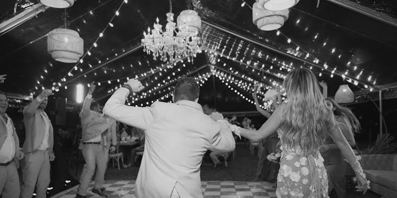 couple dancing wedding