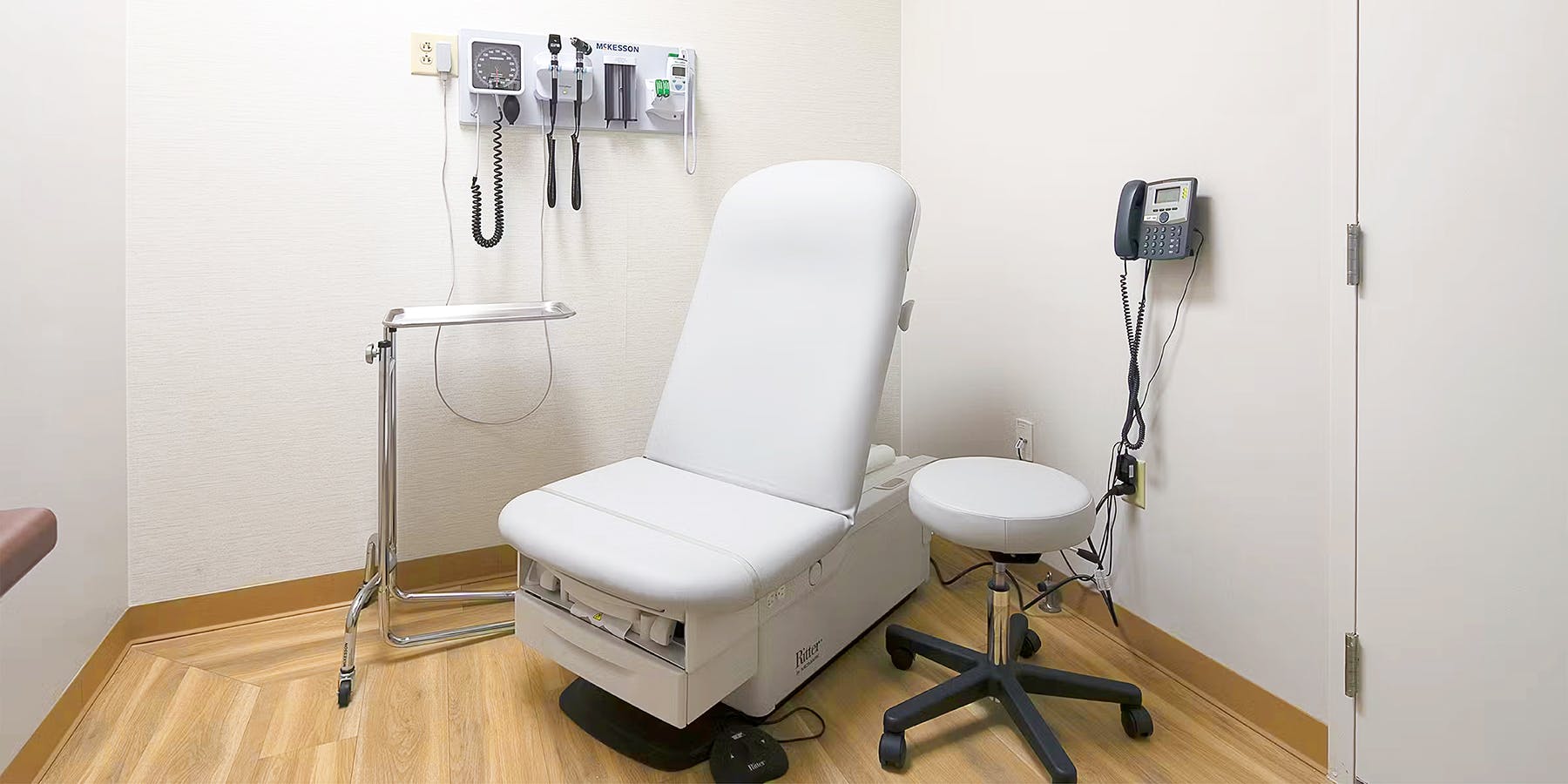 Examination room with chairs at Cityblock High Point.