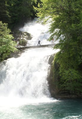 Giessbach Wasserfälle mit Fussgängerbrücke