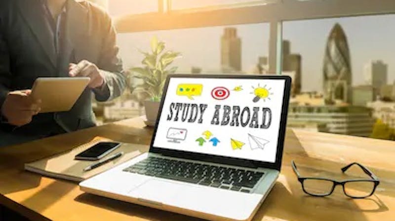 School abroad: How to search for schools abroad as an international student