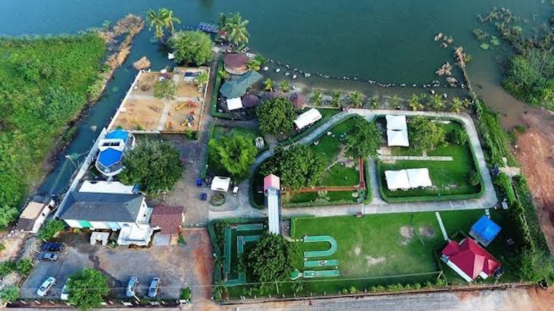 The Lakeside Marina Park is a great recreational park in Ghana