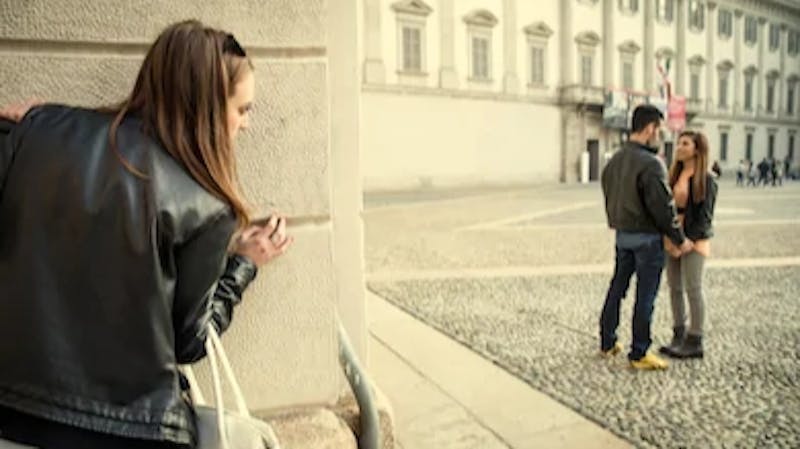 How do you know your lover is creepy and a stalker who stalks your every move