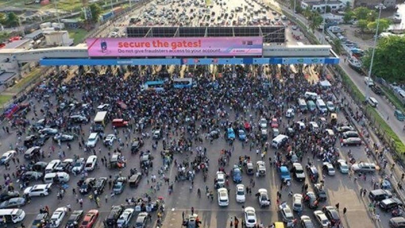 EndSARS: Nigerian soldiers shoot peaceful protesters at Lekki toll gate, Lagos