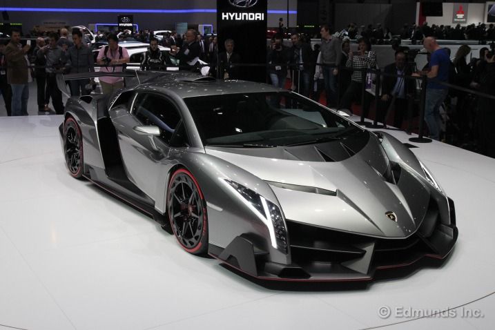 Lamborgini Veneno is the fourth most expensive car in the world in 2021