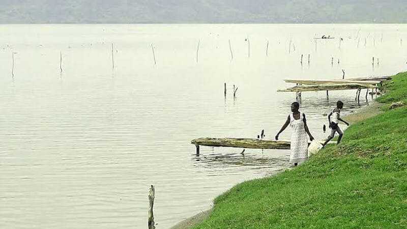 Lake Bosomtwe is a crater lake created by the collision of a large meteorite with earth. It's one of the top sites for tourists in Ghana