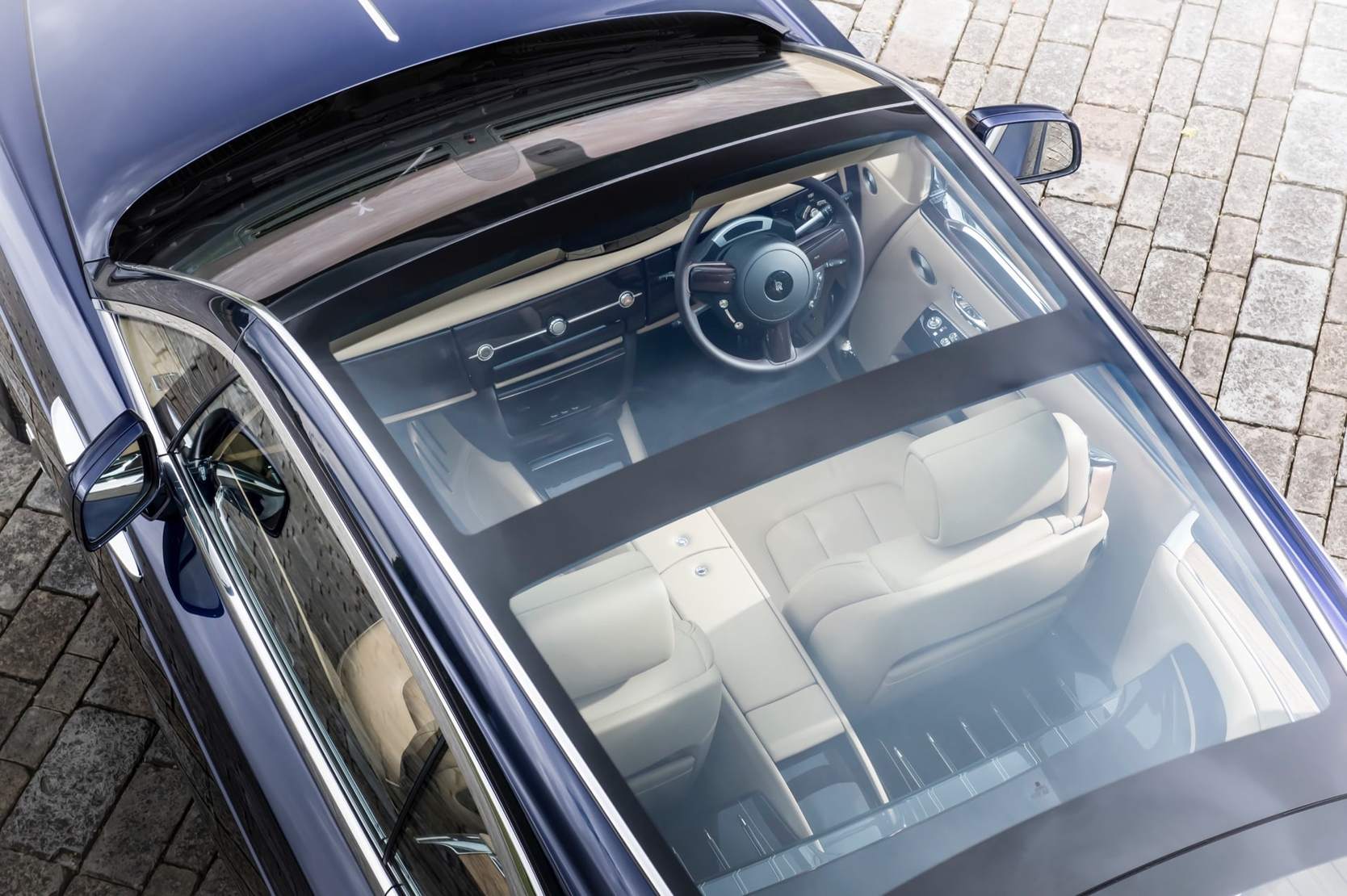 The interior part of Sweptail is one of the finest interior decorations you can see in a car