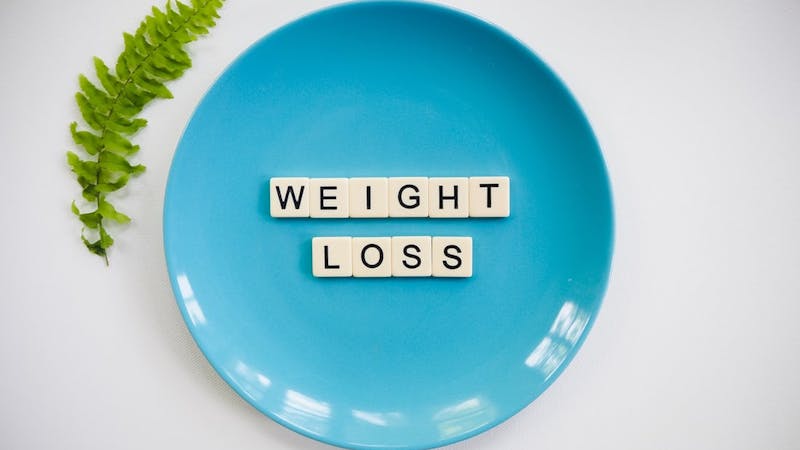 Weight loss diet plans for combating obesity and excess fat