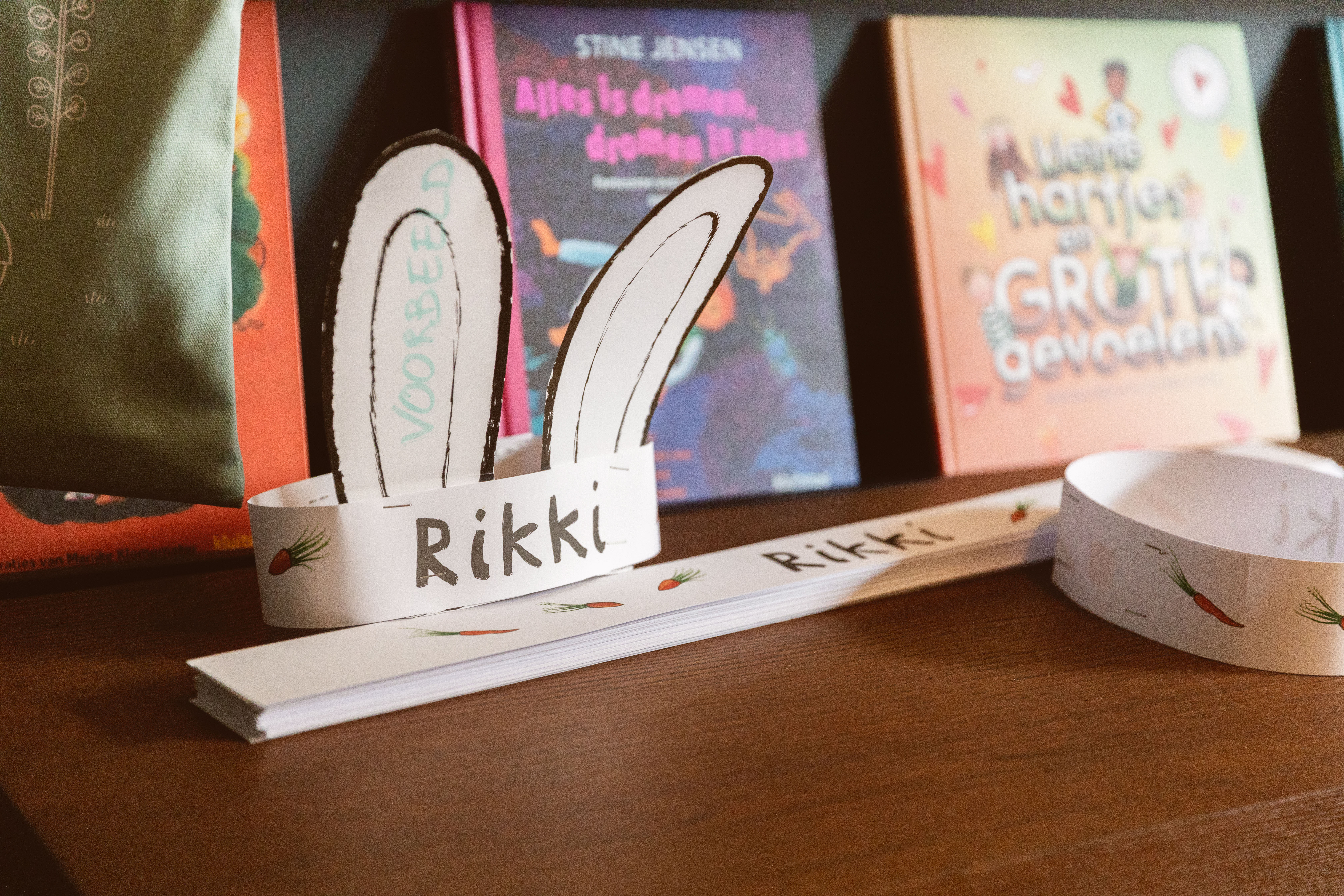 Geknutselde Rikki oortjes.