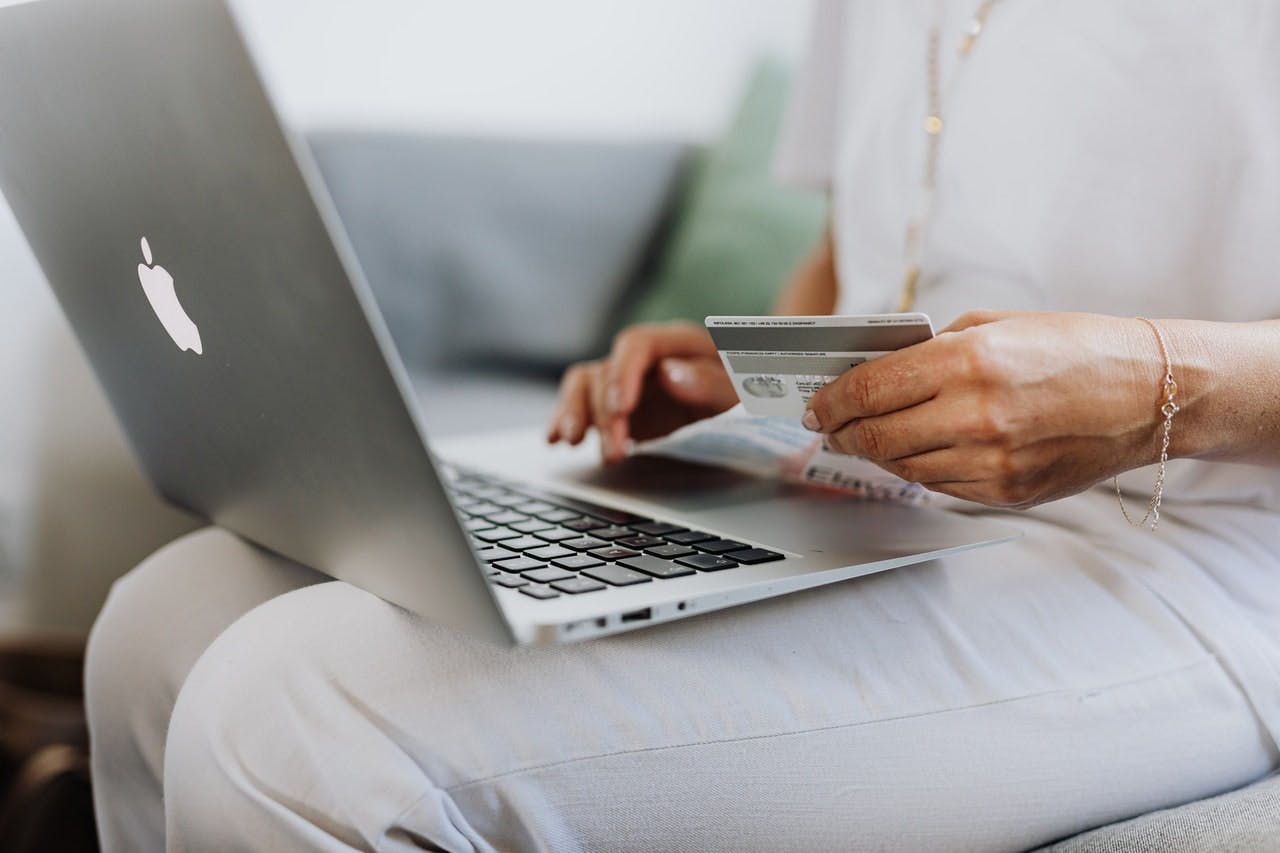 Miniature de l'article Banque en ligne ou traditionnelle pour créer son entreprise