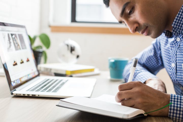 Miniature de l'article Entrepreneuriat : gérer son temps et ses priorités à la maison