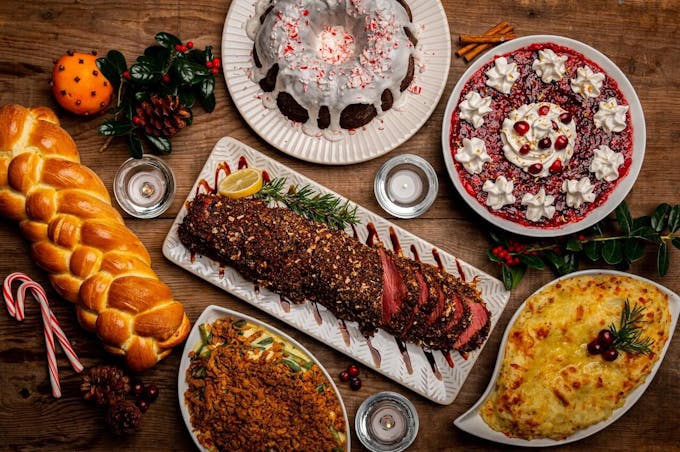 Image of a Christmas banquet with six different dishes