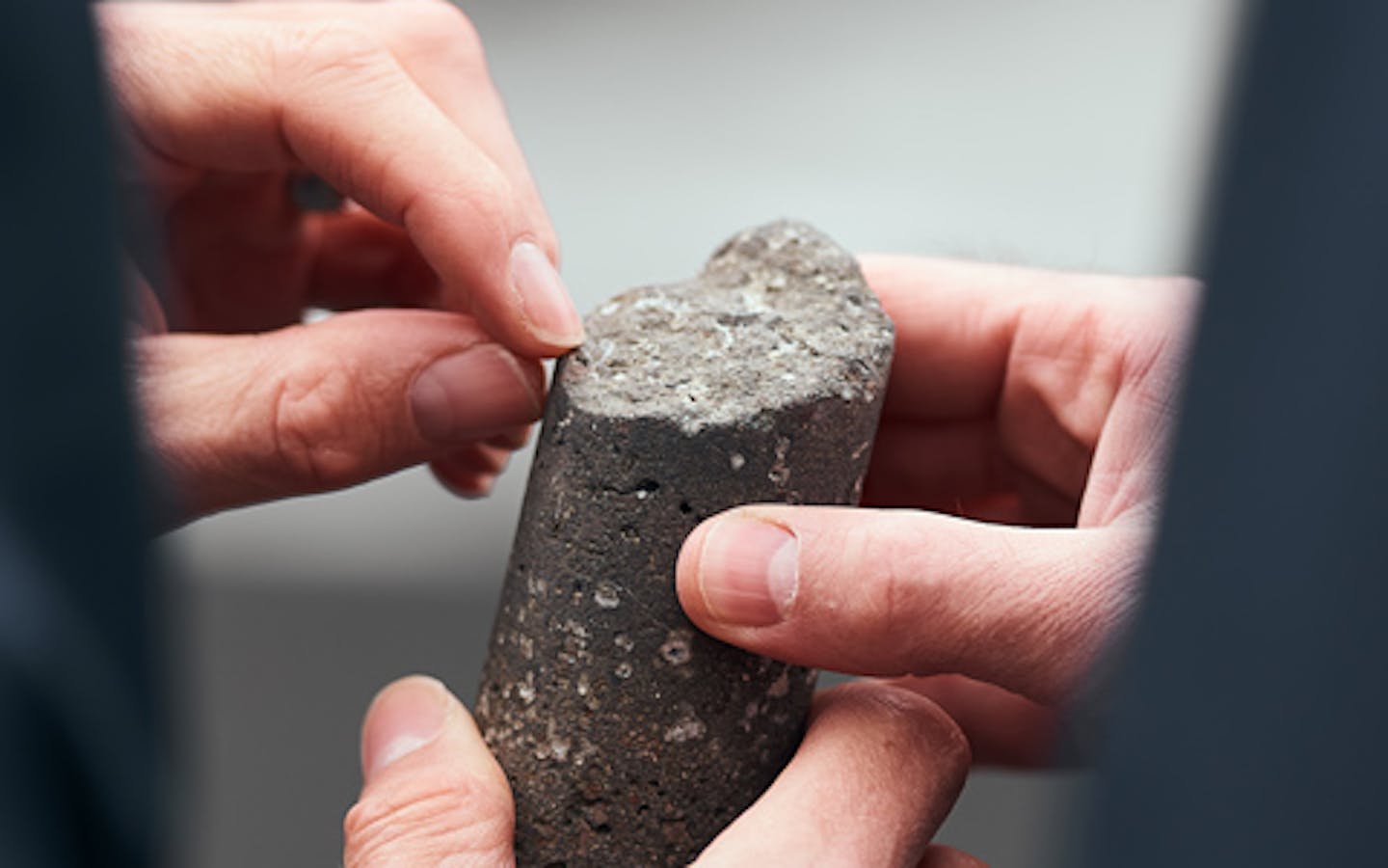 Basalt rock with mineralized carbon dioxide