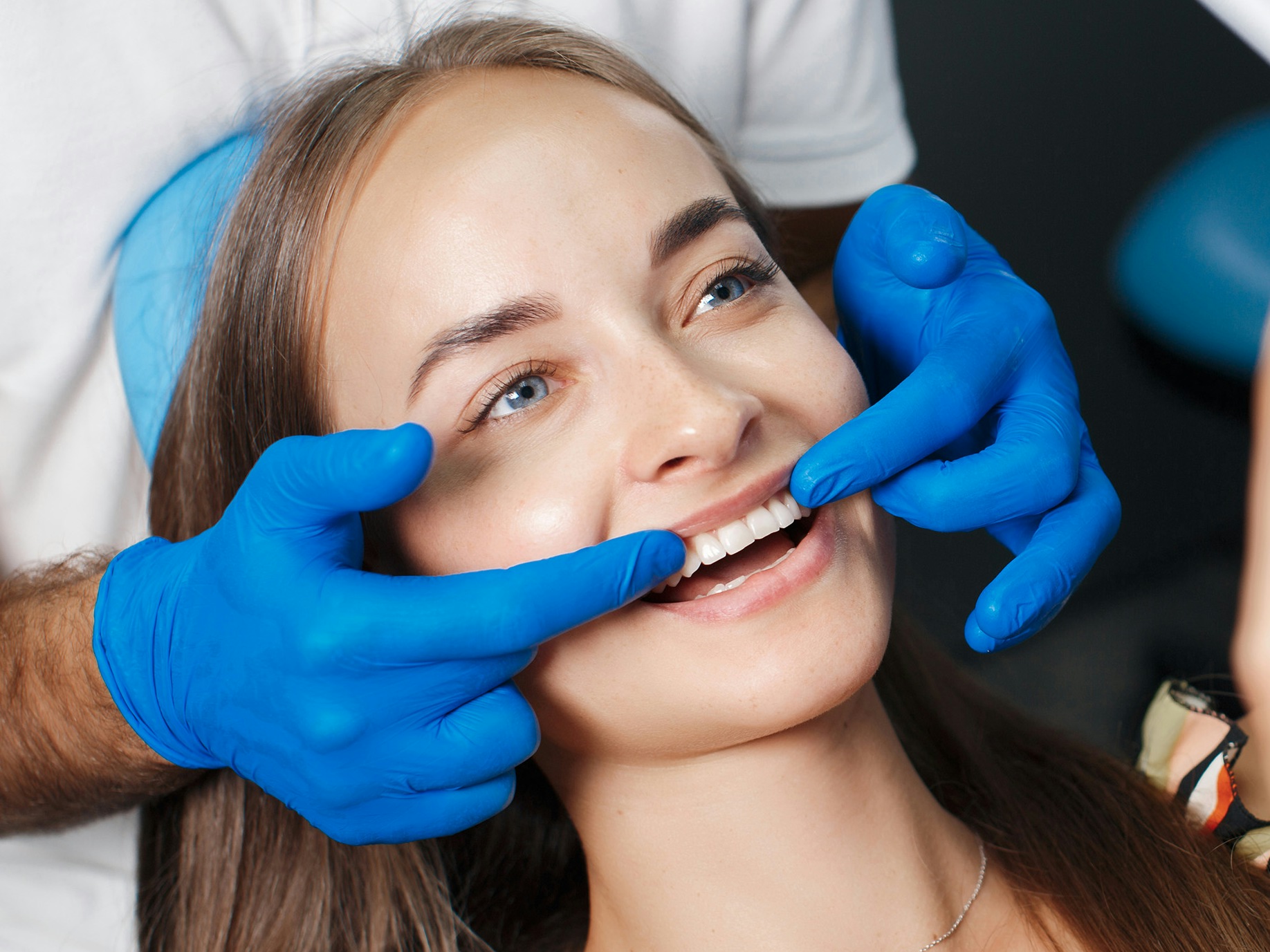 woman having gummy smile botox treatment