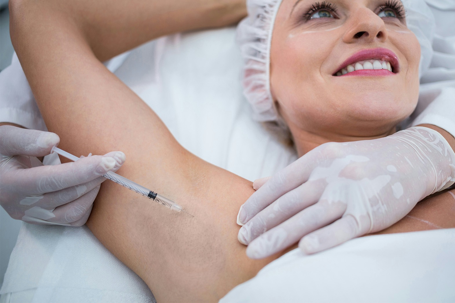 woman having armpit botox treatment