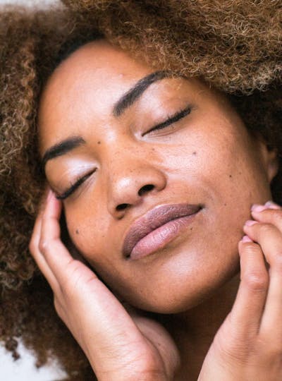 Améliorer la qualité de la peau grâce aux peelings médicaux à Vienne Lyon au centre de médecine esthétique CEMF