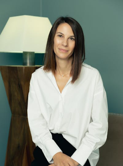 Aurore, assistante de soin au centre de médecine esthétique et laser CEMF Lyon Vienne