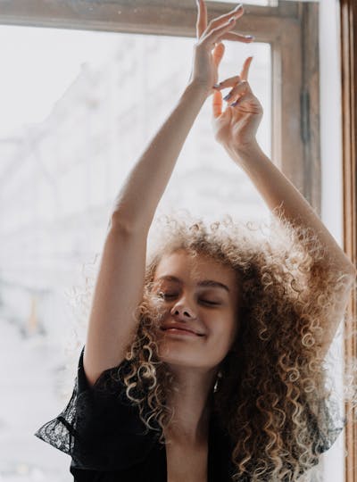 Une peau rajeunie grâce à la radiofréquence microneedling au centre de médecine esthétique Lyon Vienne CEMF de la Clinique Trénel