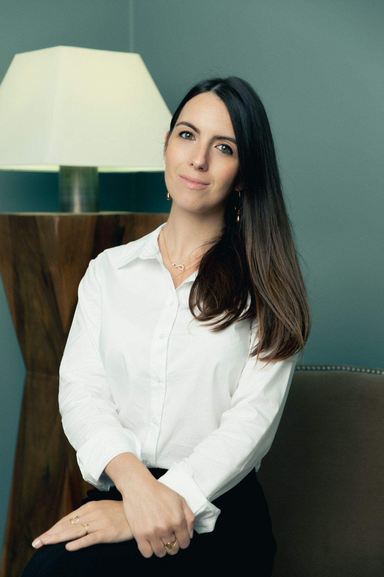 Pauline, assistante d'accueil au centre de médecine esthétique et laser CEMF Lyon Vienne