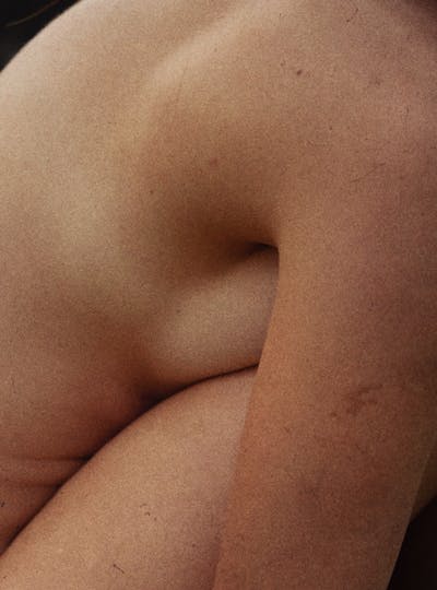 Retrouver confort et féminité en adéquation avec votre silhouette grâce à la réduction mammaire réalisée par nos experts au CEMF Lyon Vienne