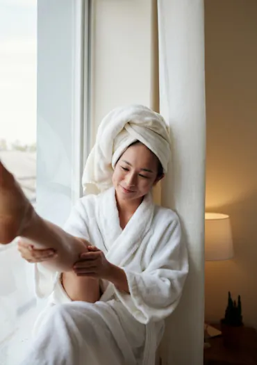 7. Pratiquez des auto-massages drainants