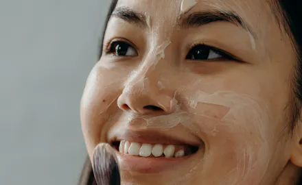 Qu’est-ce qu’un peeling chimique et comment agit-il sur la peau ?
