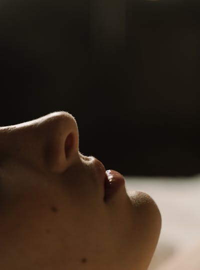 Remodeler son nez et corriger les imperfections grâces aux injections d'acide hyaluronique au centre de médecine esthétique et laser de la Clinique Trénel à Lyon Vienne