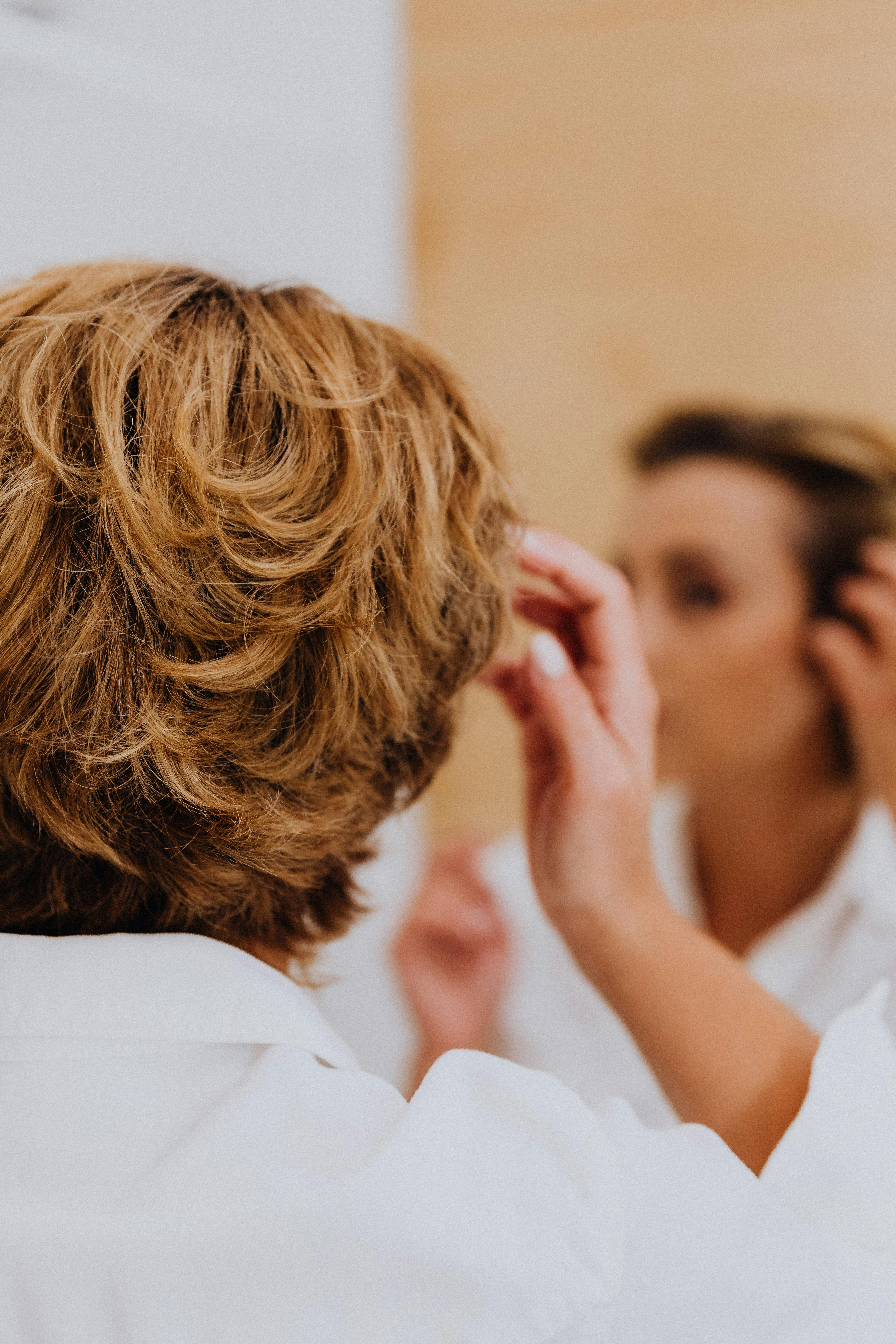 Femme chute de cheveux
