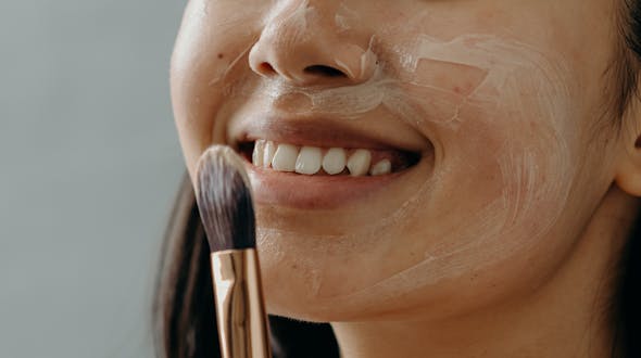 Révéler l'éclat de votre peau en stimulant la production de collagène grâce aux peelings médicaux au centre de médecine esthétique CEMF Lyon Vienne