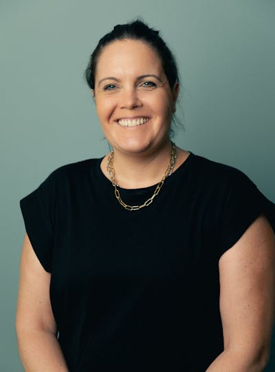 Karine, IBODE maxillo au centre de médecine esthétique et laser CEMF Lyon Vienne