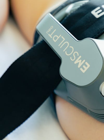 Musclez votre corps et perdez de la graisse sans forcer et de façon indolore avec EMSculpt au CEMF Lyon Vienne