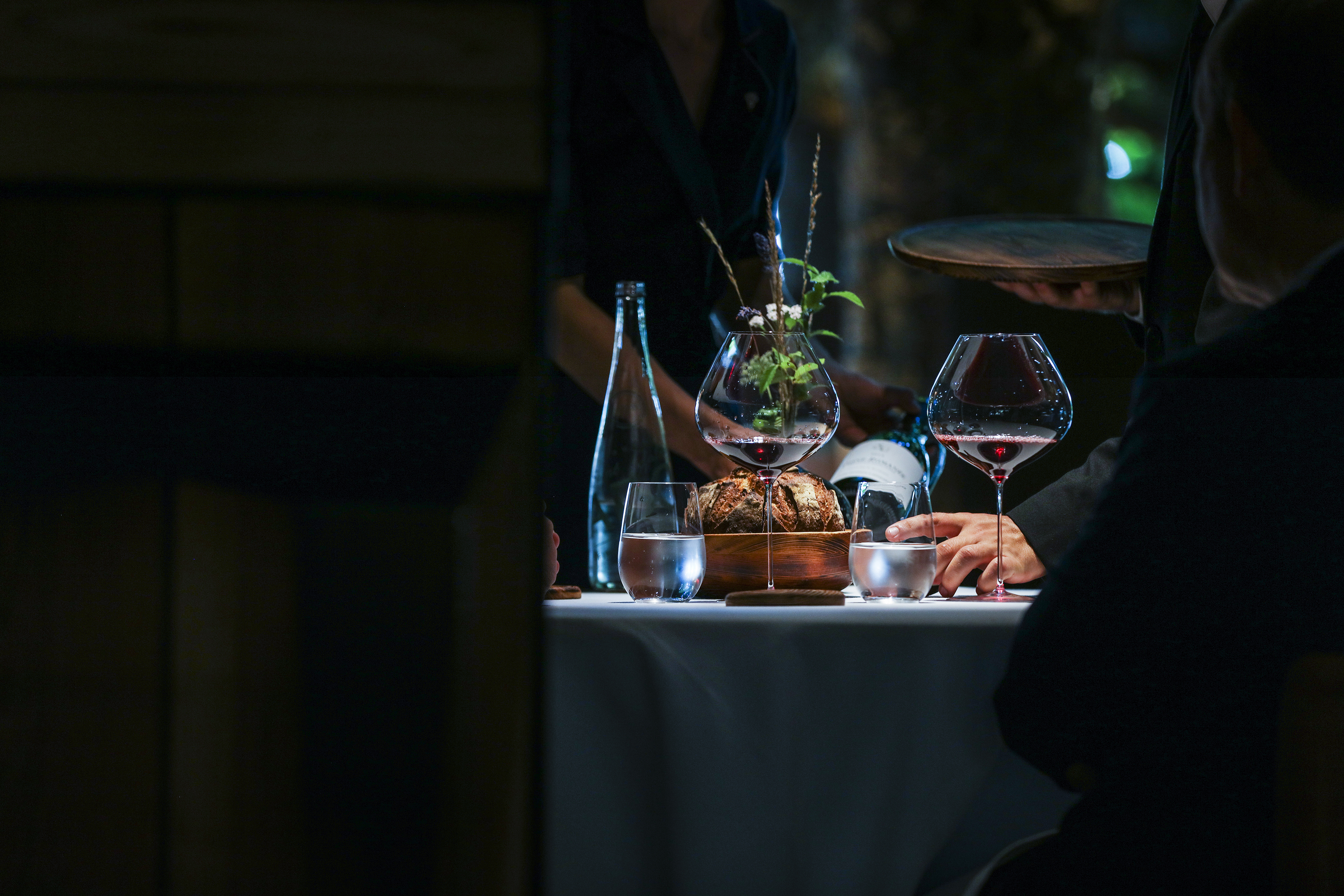 vin rouge proposé par le sommelier 