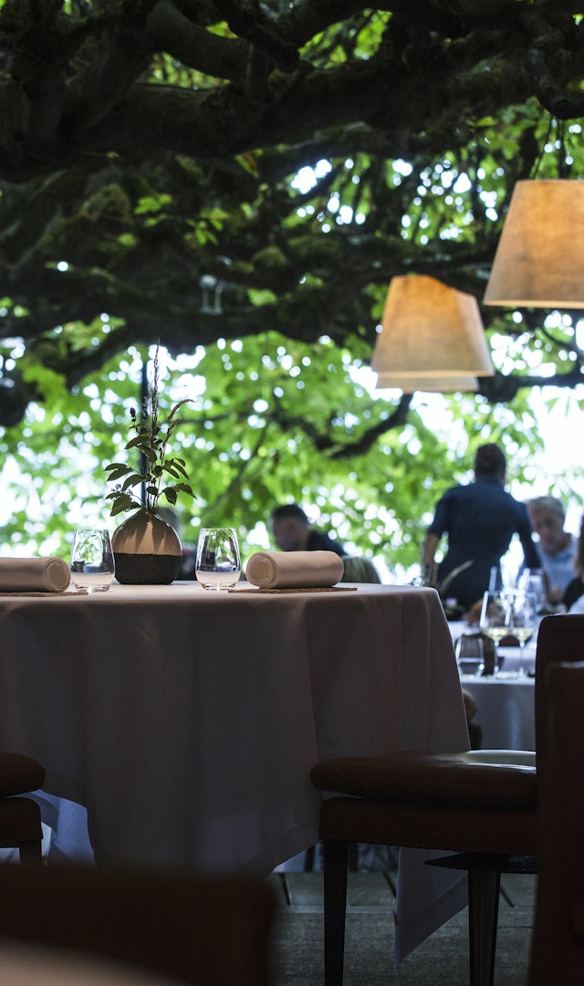 restaurant trois étoiles Michelin à Annecy la terrasse avec vue 