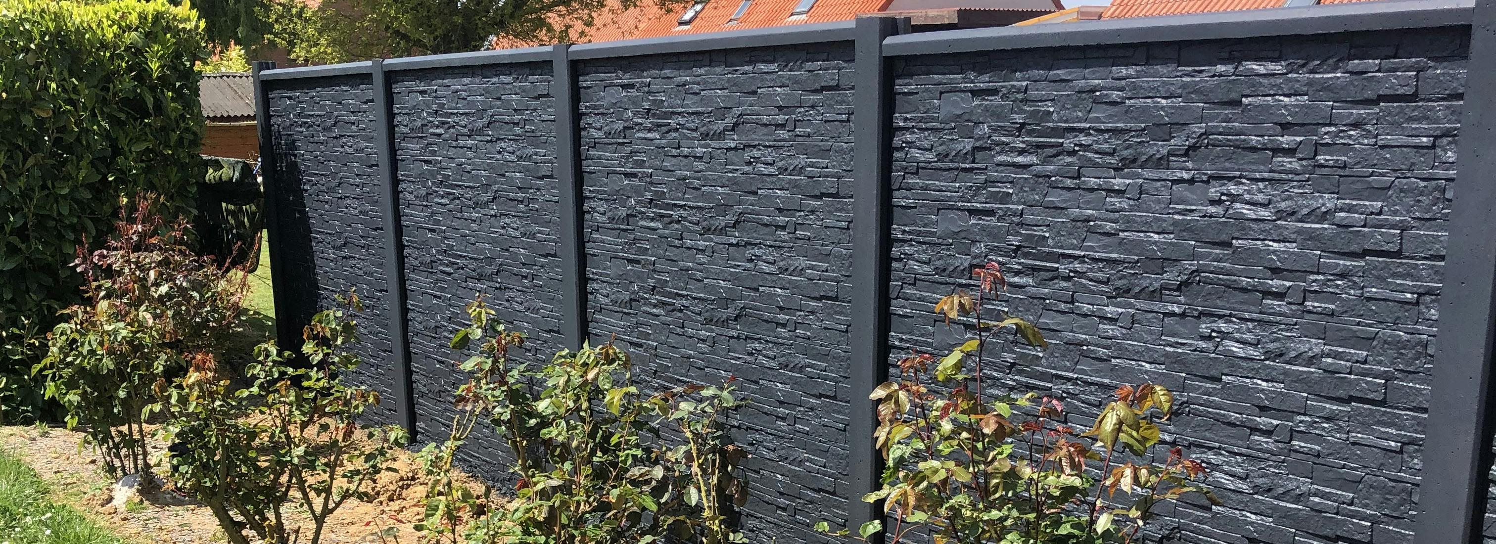 clôture béton imitation pierre platéo couleur gris anthracite.