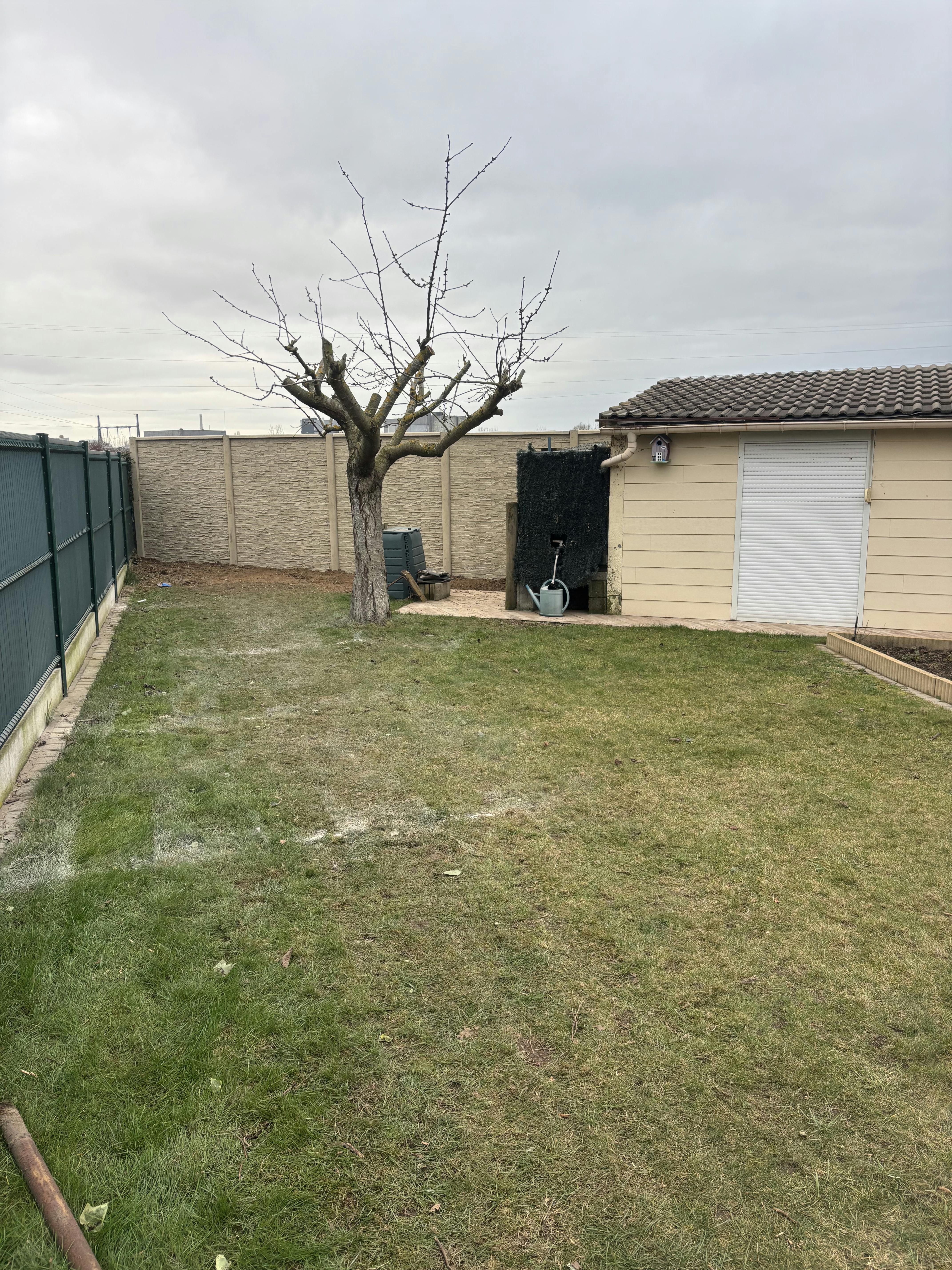 Pose de clôture béton à Lens