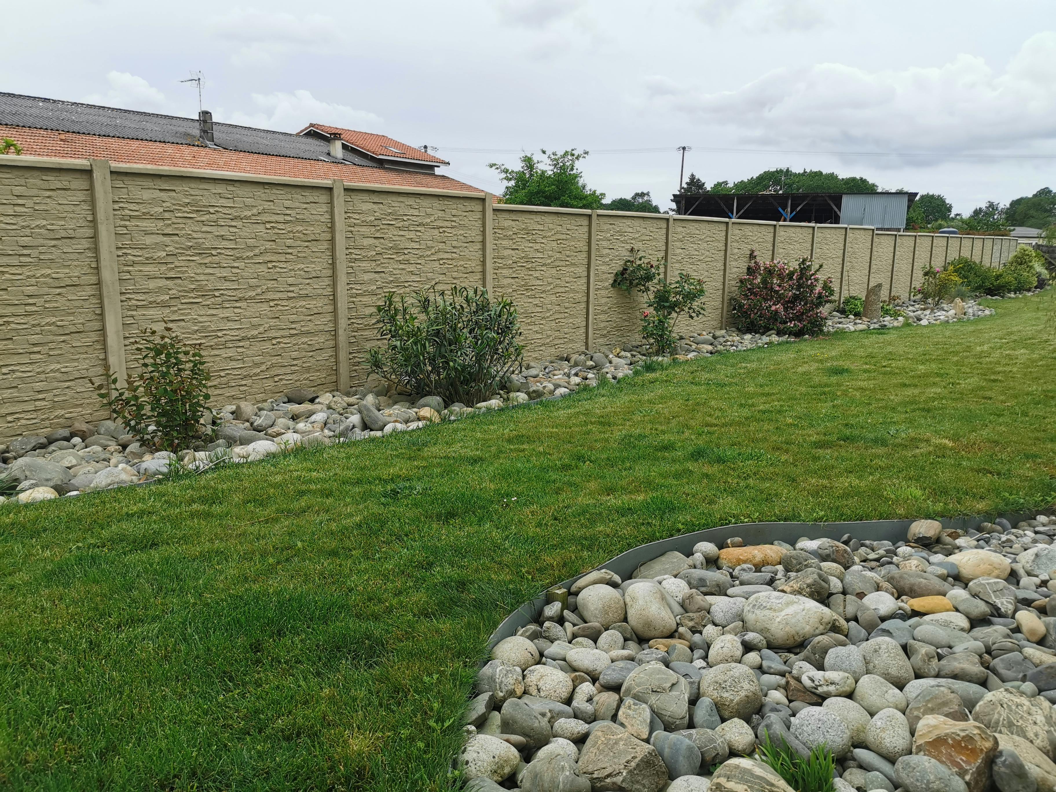 Clôture béton imitation pierre posée à Lille