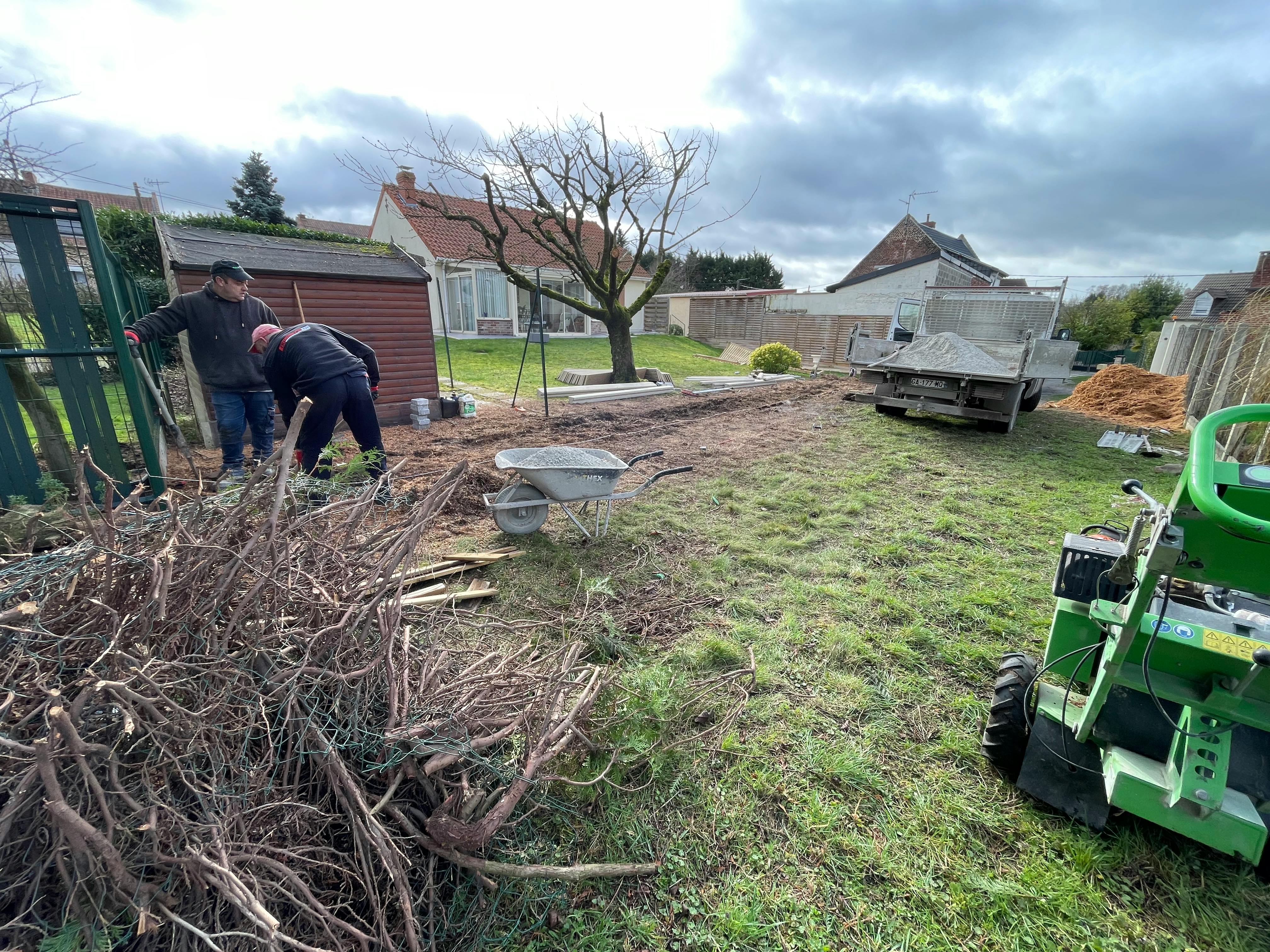 pose de clôture beton imitation pierre Lewarde