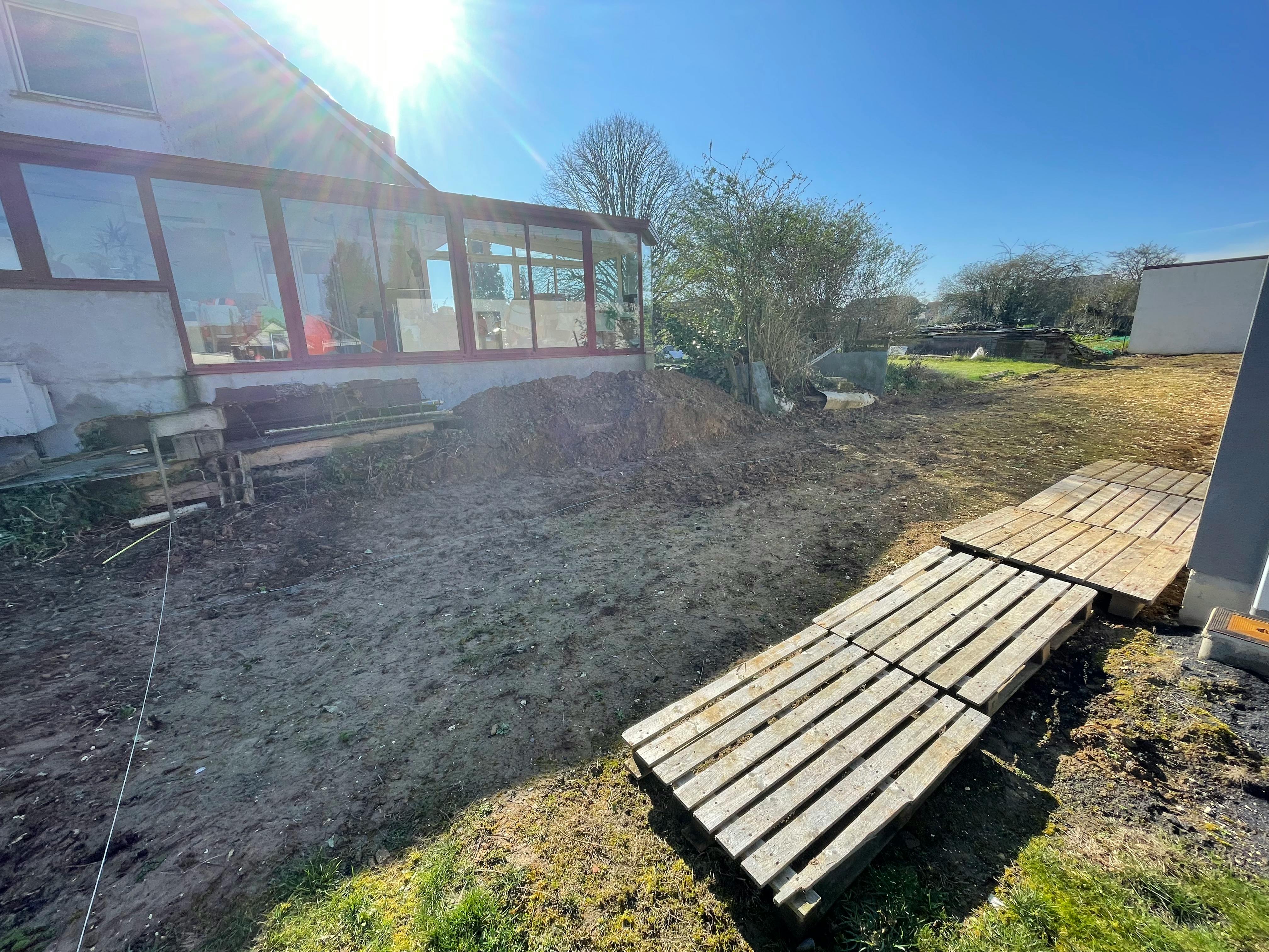 Pose d'une clôture béton imitation pierre dans le secteur d'Arras