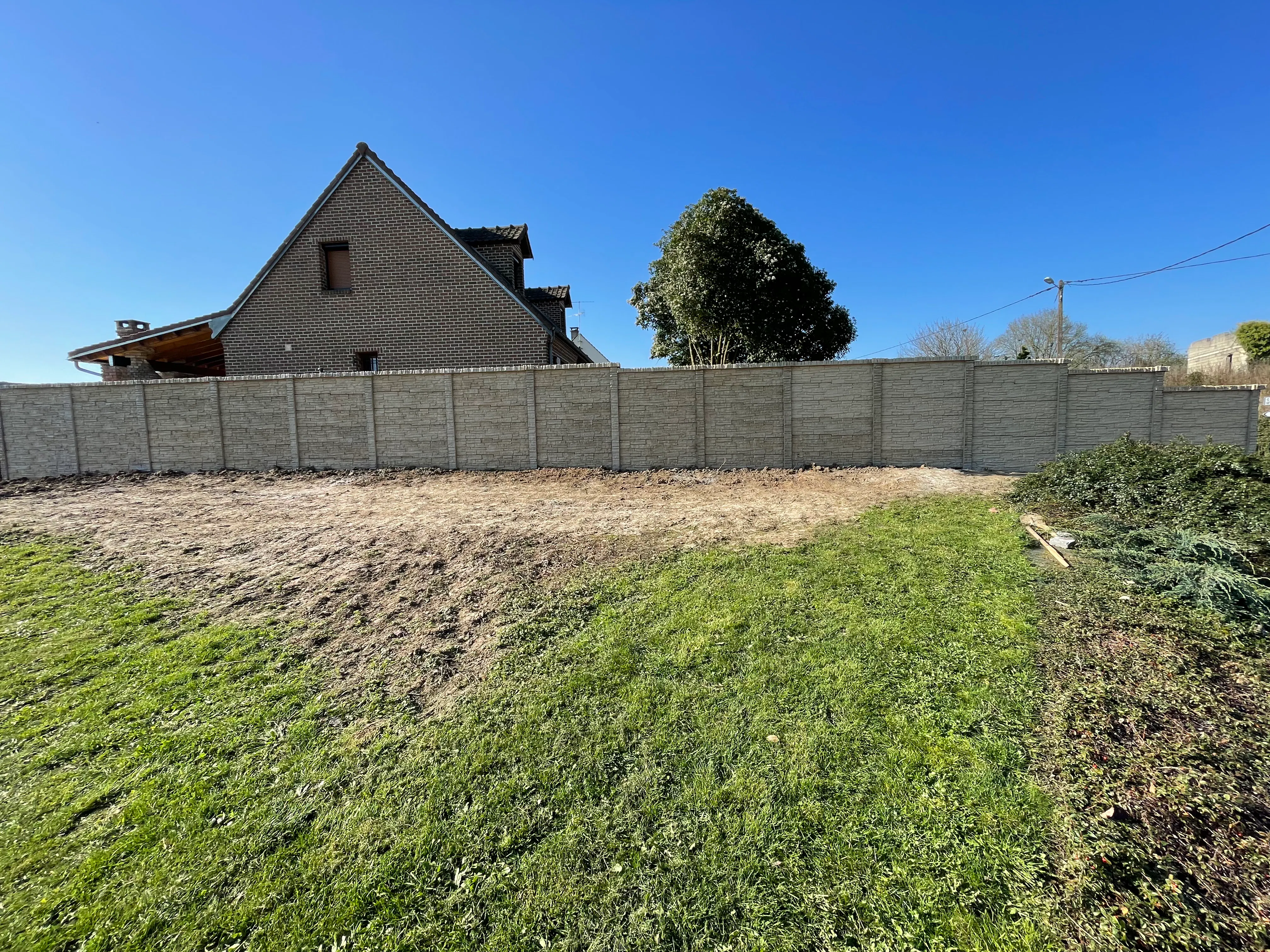 Clôture béton extérieure installée près de Chauny
